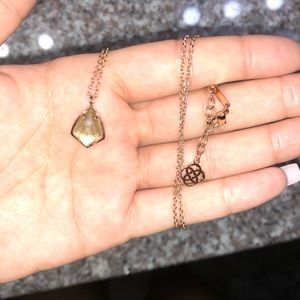 Kendra Scott necklace